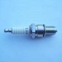 ŚWIECA NGK B7ES