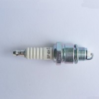 ŚWIECA NGK BP4HS